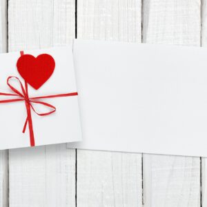 Valentinstagskarte und Geschenkbox